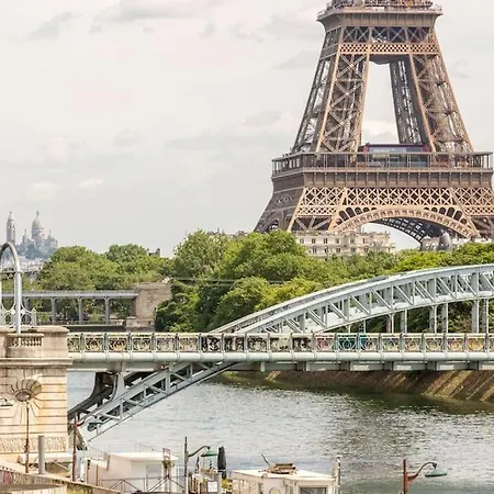 Appartamento Eiffel View In Parigi